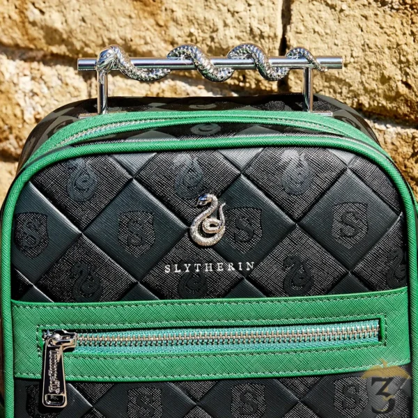 Sac a dos loungefly slytherin metal - Les Trois Reliques, magasin Harry Potter - Photo N°7