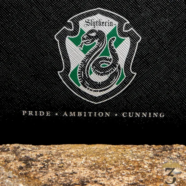 Sac a dos loungefly slytherin metal - Les Trois Reliques, magasin Harry Potter - Photo N°8